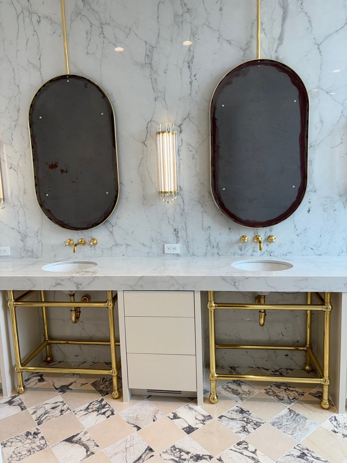 Single Outlet Ball for 1-1/2" Tubing END CAPS AND FINIALS,BALL FITTINGS,COMPONENTS FOR 1-1/2" OD TUBINGTrade Diversified